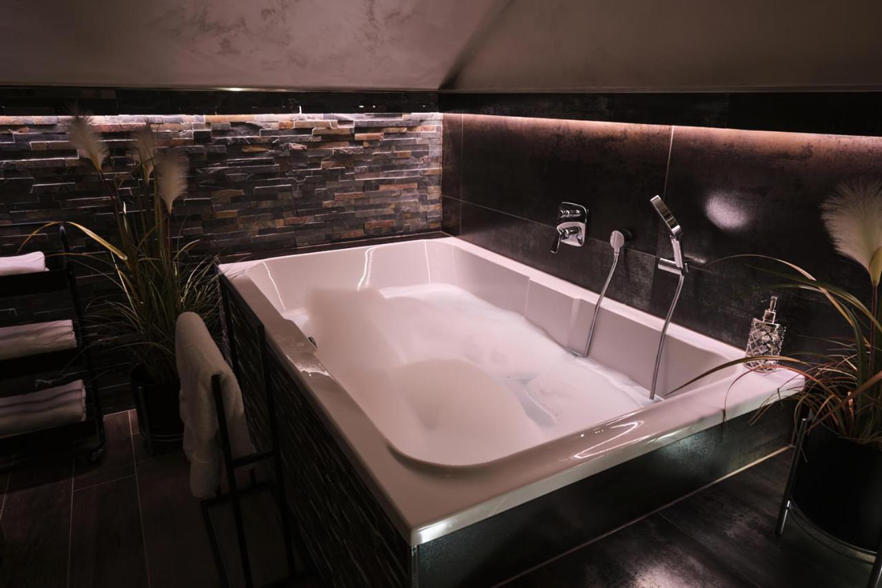Sweet Poison Rooms Саарлуис Экстерьер фото